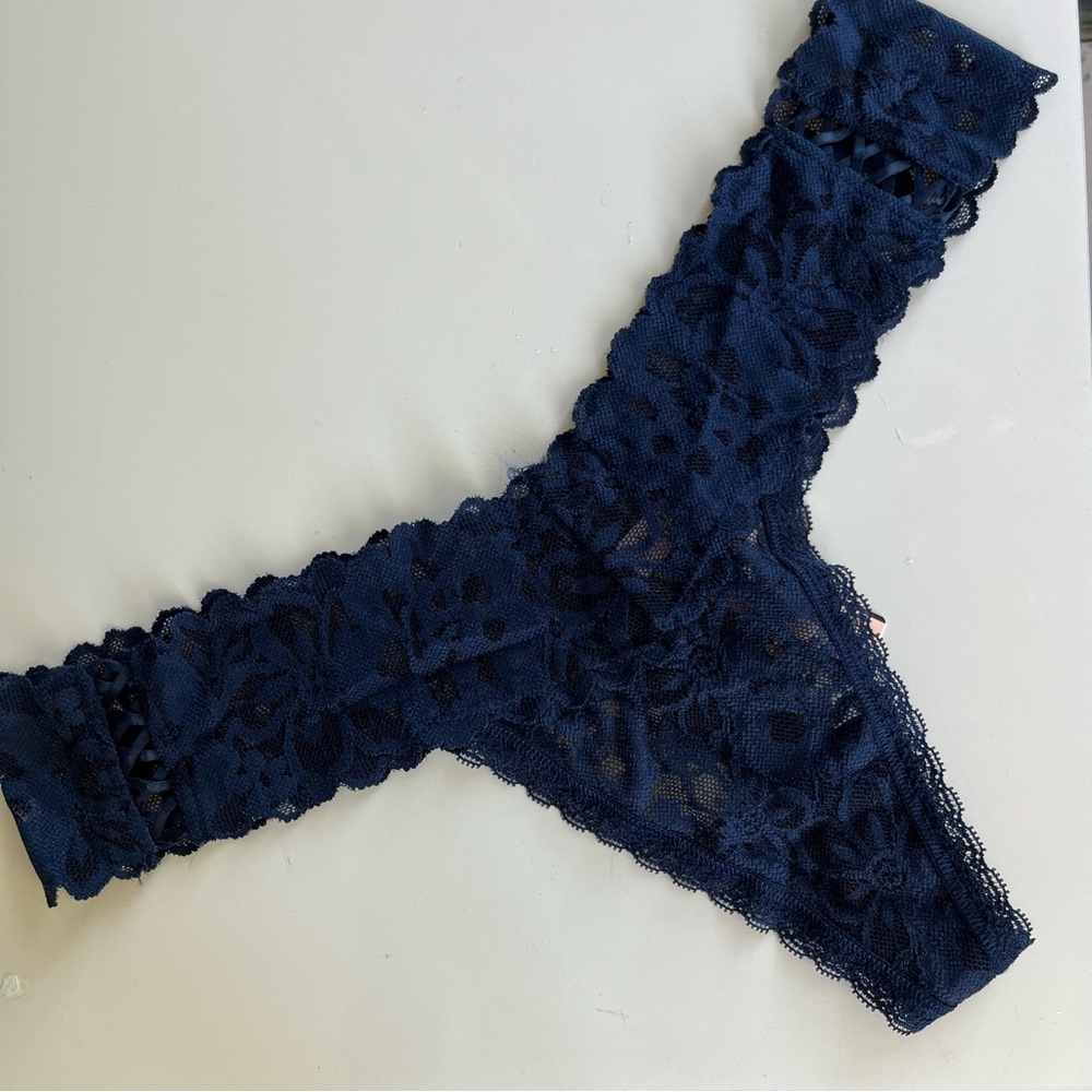 VICTORIA’S SECRET navy floral lace thong